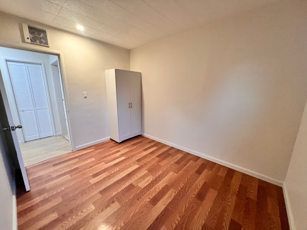 26786 Clarkford St - Photo 4 of 21