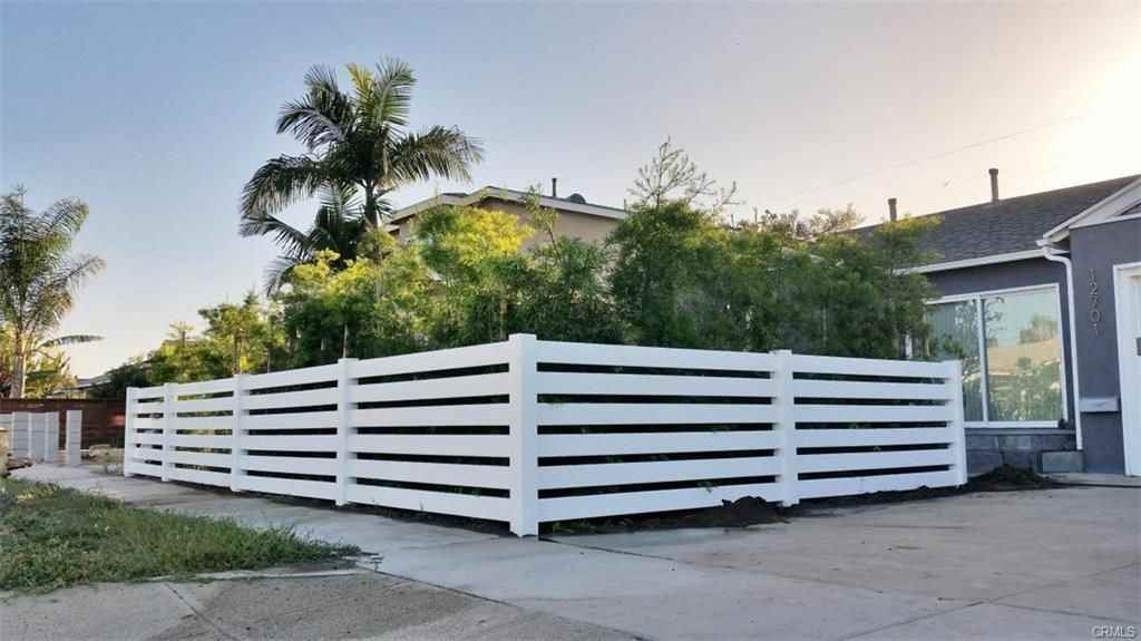 12701 Rubens Ave - Photo 3 of 7