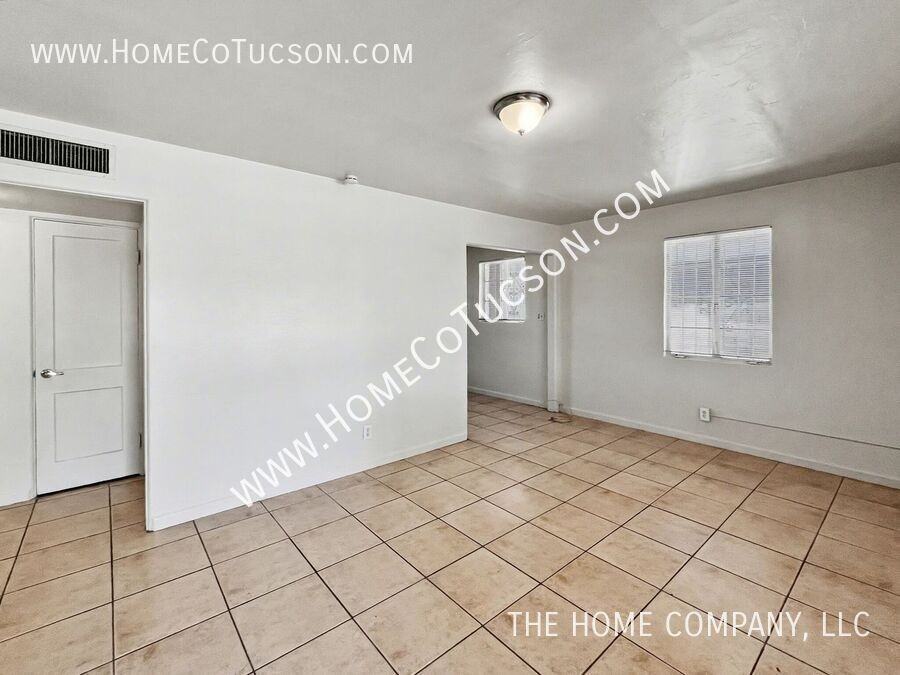 2607 E Beverly Dr - Photo 5 of 24