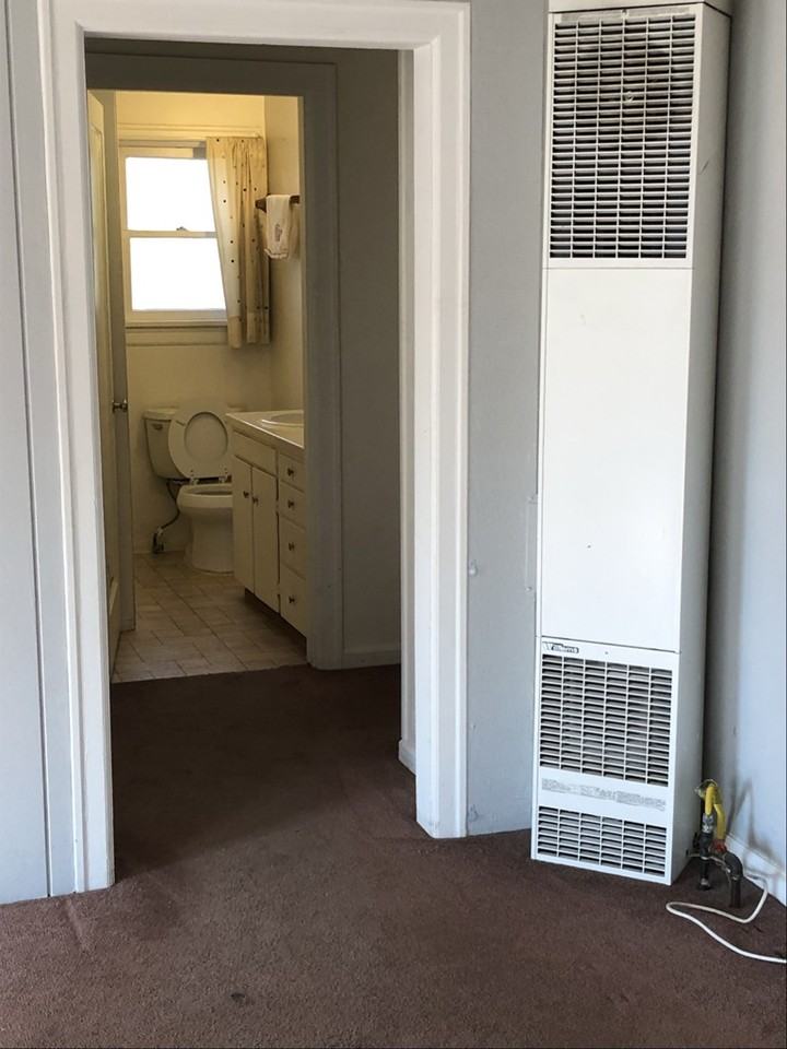 1975 Nw Kings Pl #A - Photo 5 of 10