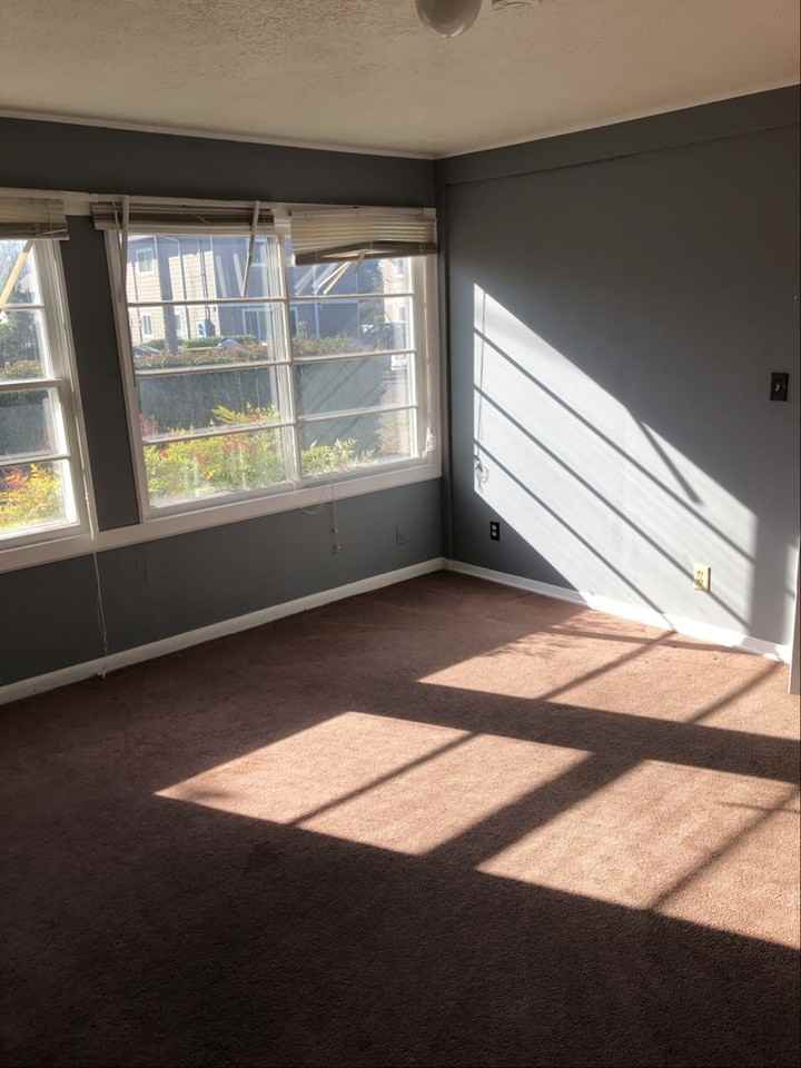 1975 Nw Kings Pl #A - Photo 6 of 10