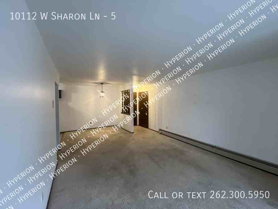 10112 W Sharon Ln #5 - Photo 3 of 14