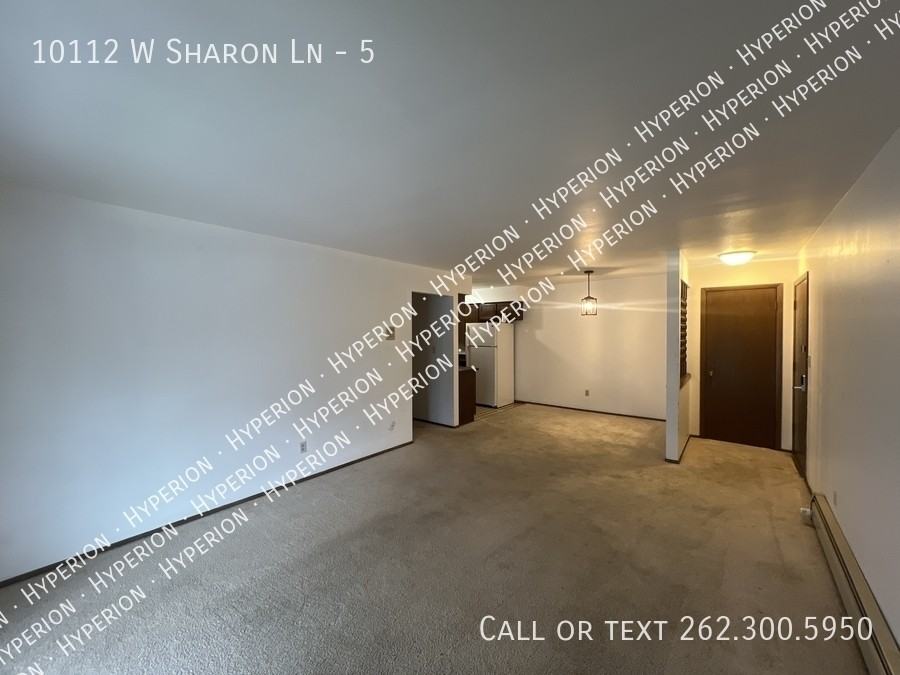 10112 W Sharon Ln #5 - Photo 4 of 14