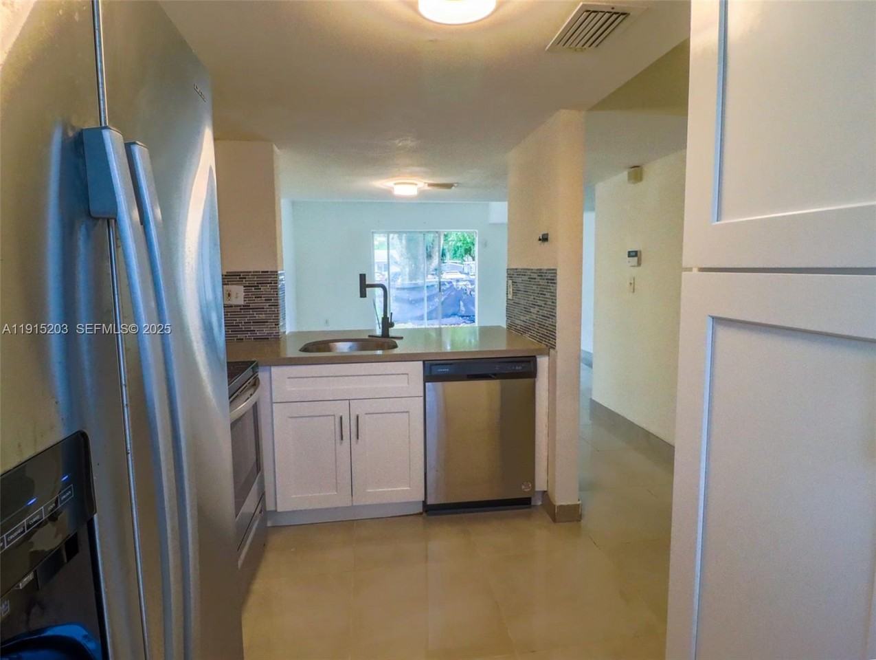 14010 Ne 3rd Ct #14010-1 - Photo 2 of 26