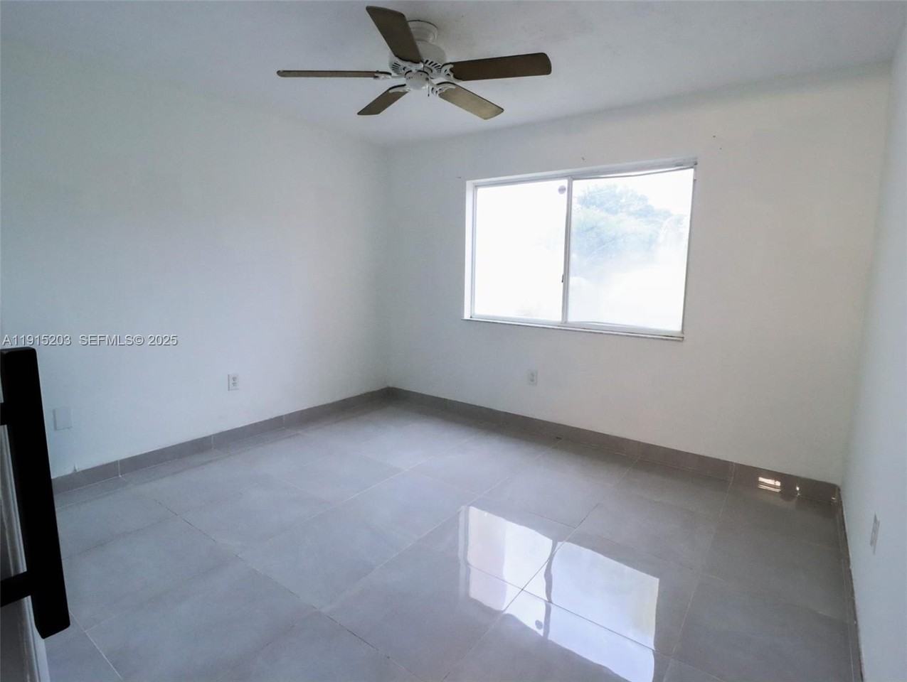 14010 Ne 3rd Ct #14010-1 - Photo 4 of 26