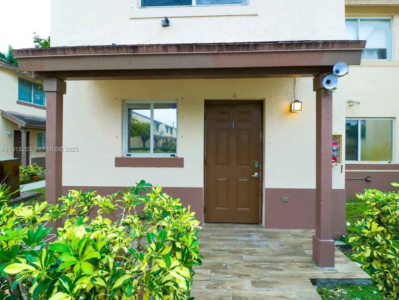 14010 Ne 3rd Ct #14010-1 - Photo 6 of 26