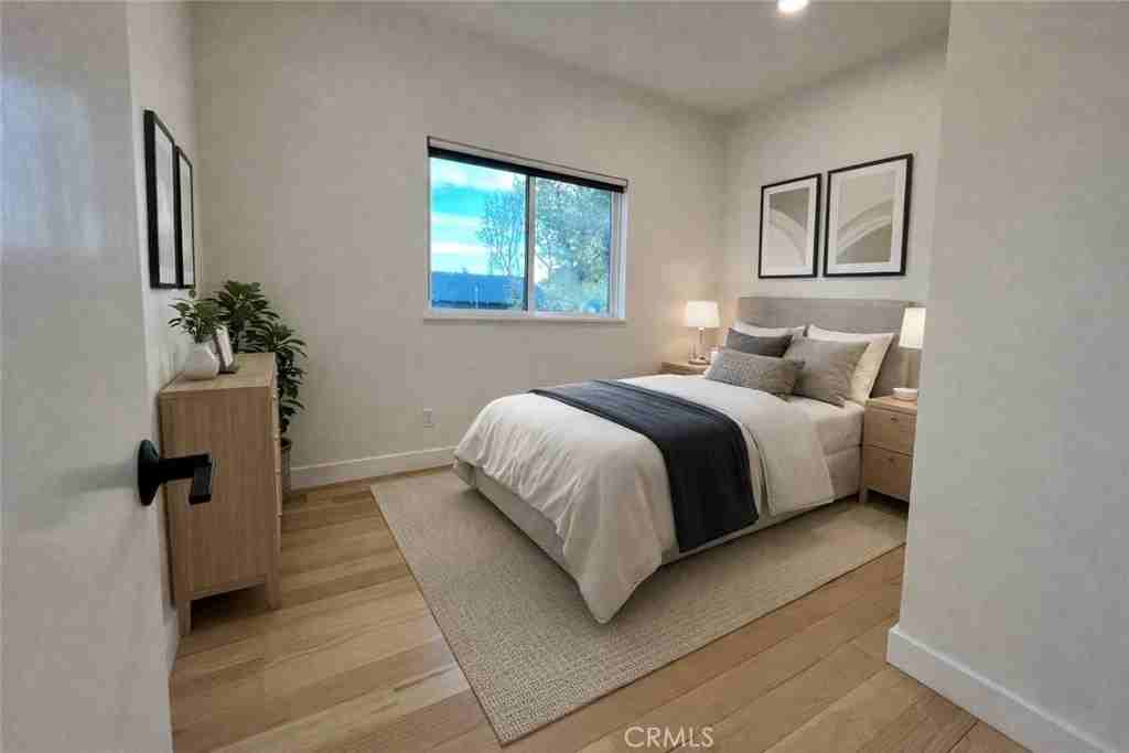 921 Berkeley Ave #921 - Photo 3 of 20