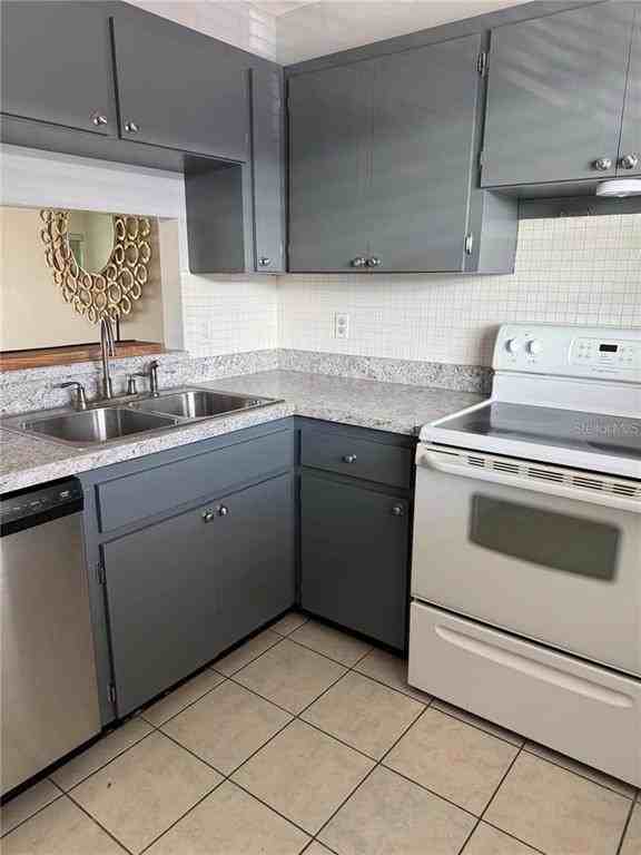 19029 Us Highway 19 N