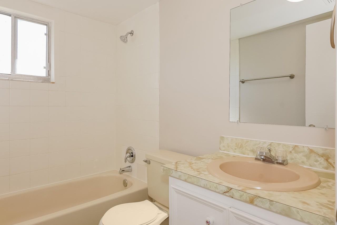 3970 Oakland St #3970 - Photo 4 of 16