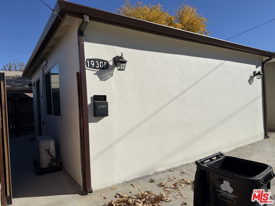 19308 Calvert St #19308 - Photo 4 of 4