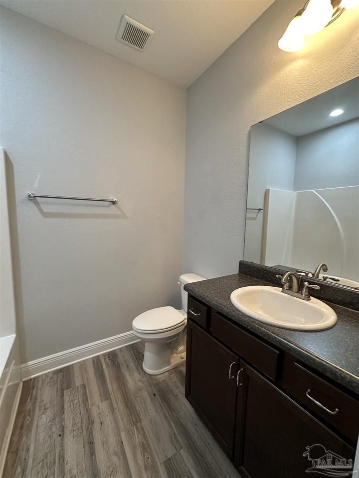 422 N N St #422A - Photo 3 of 15