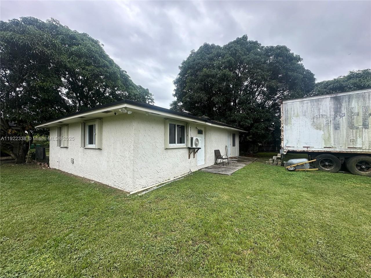 Unincorporated West Dade #20250A - Photo 2 of 20