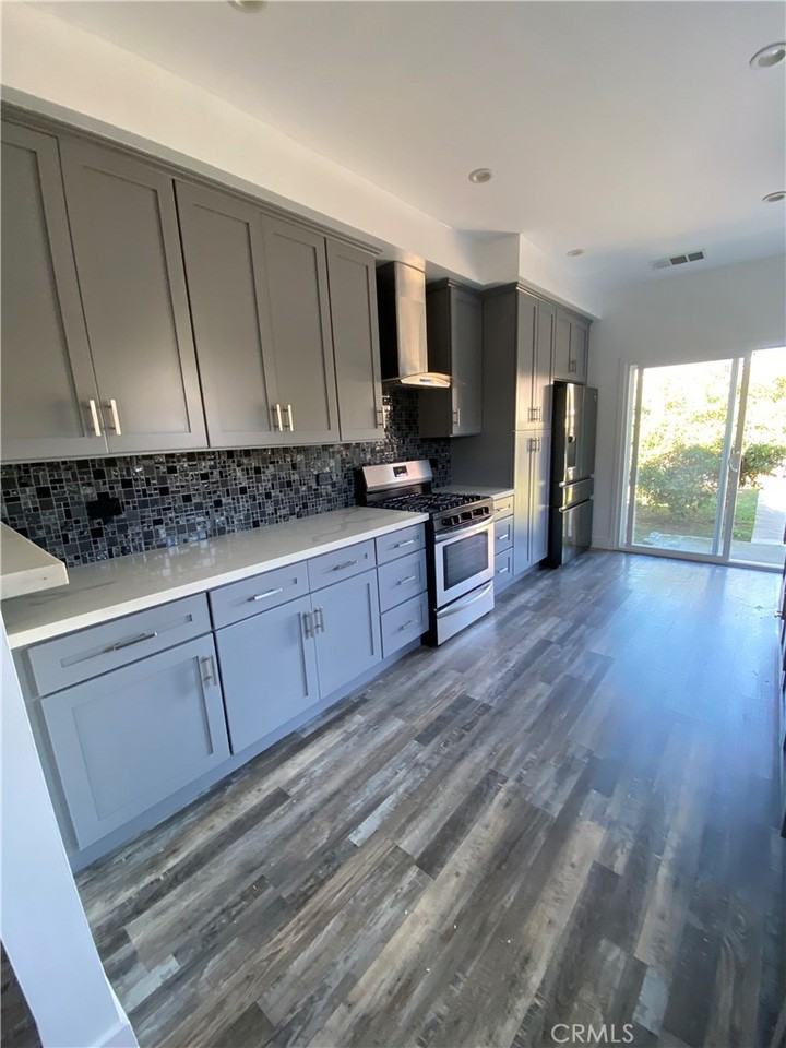 13815 Vanowen St #13815 - Photo 2 of 7