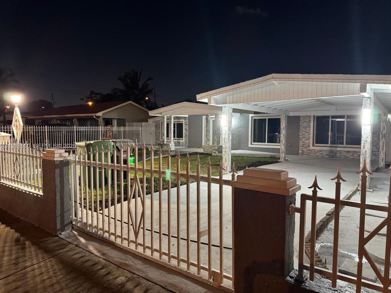 881 Hialeah Dr #881 - Photo 7 of 36