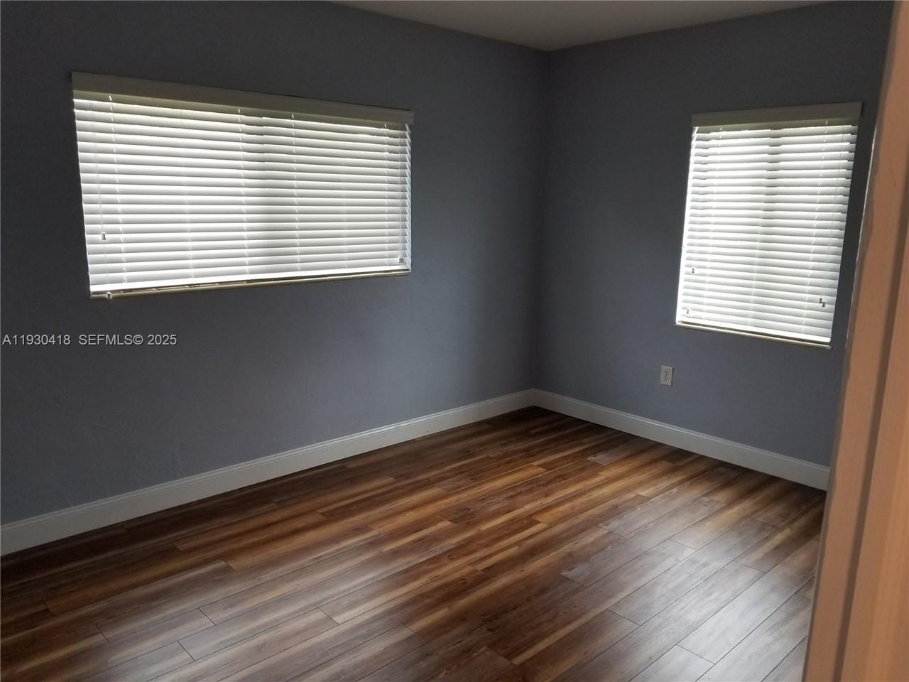 949 Nw 10th St #949 - Photo 2 of 21