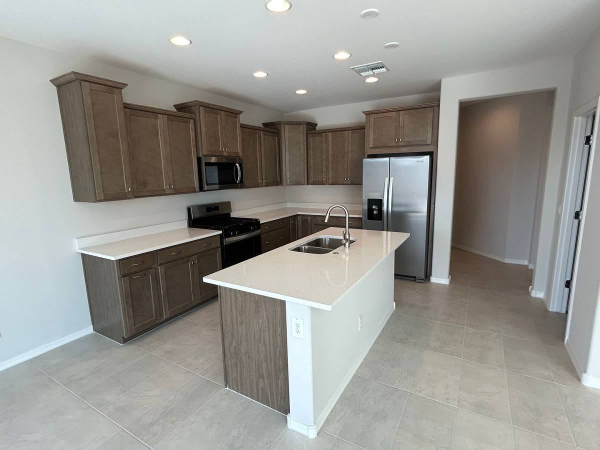 17619 W San Juan Ave - Photo 3 of 10