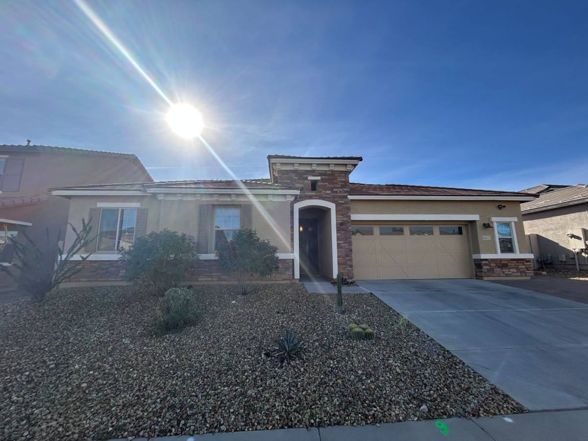 18627 W N Lane - Photo 2 of 10