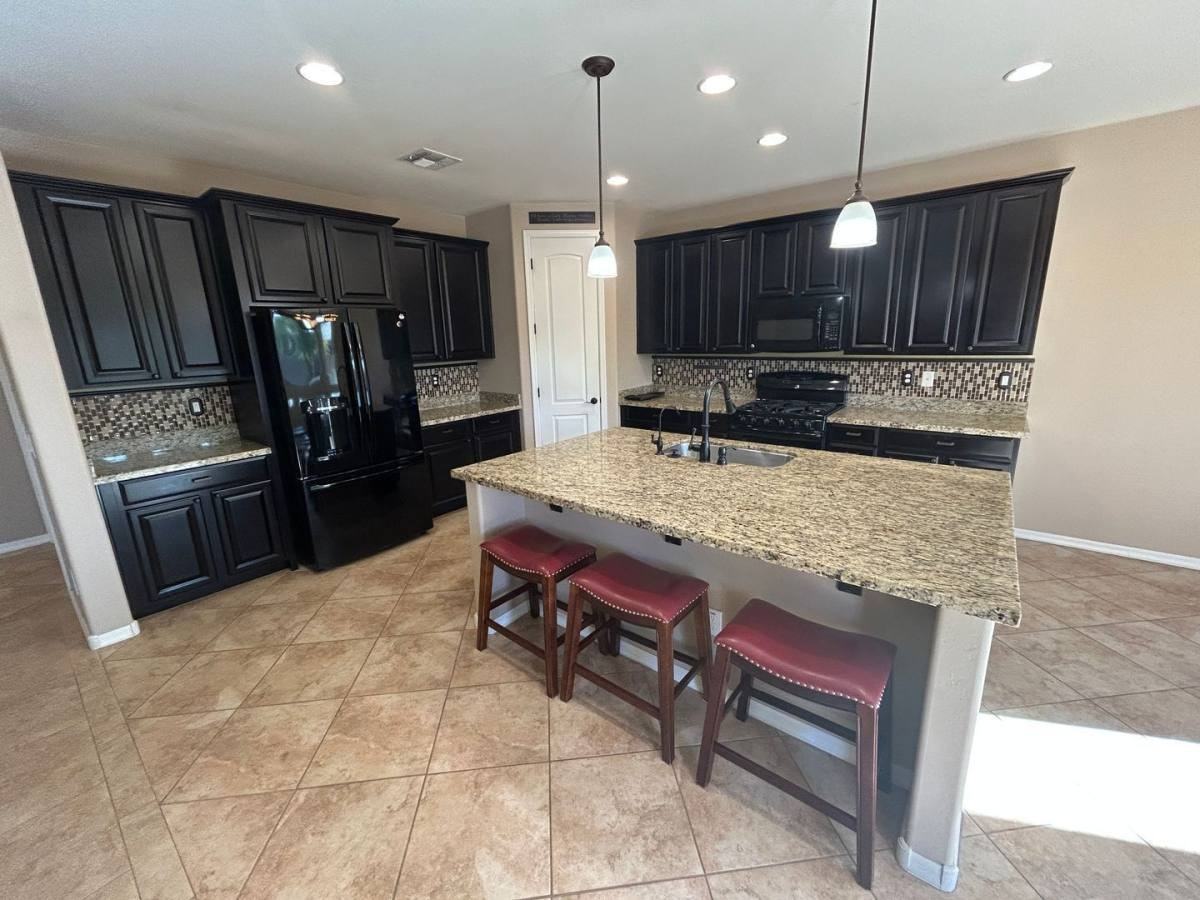 18627 W N Lane - Photo 4 of 10