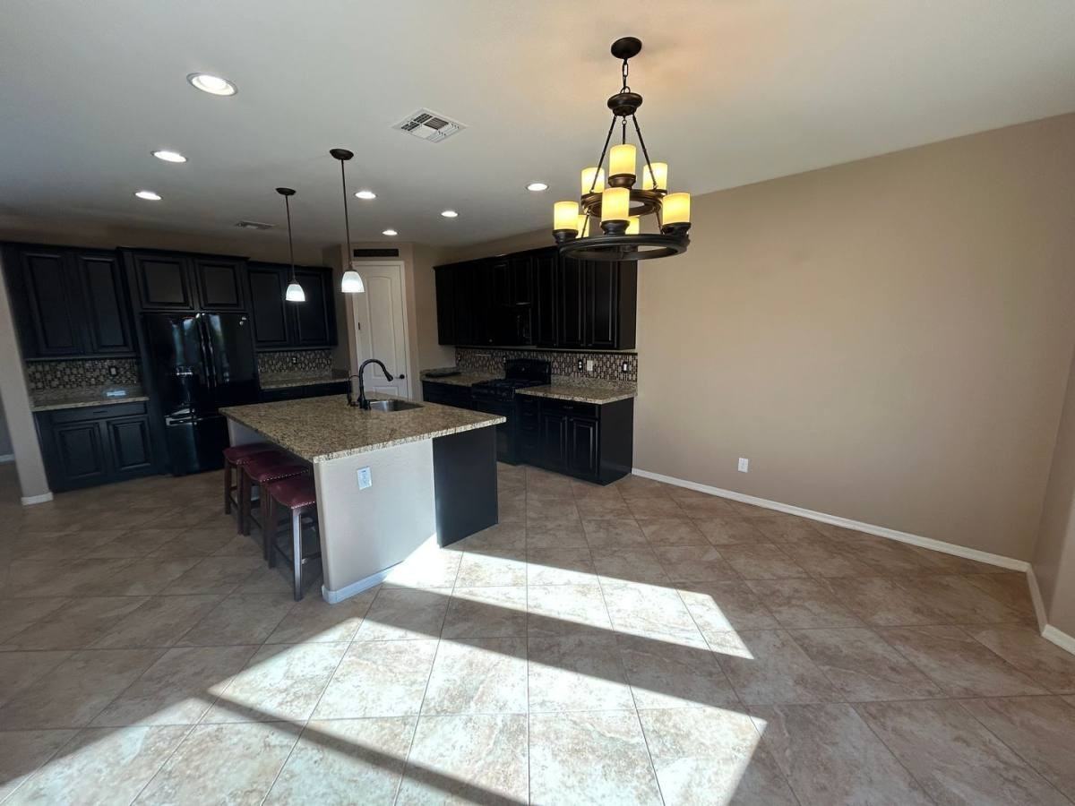 18627 W N Lane - Photo 6 of 10