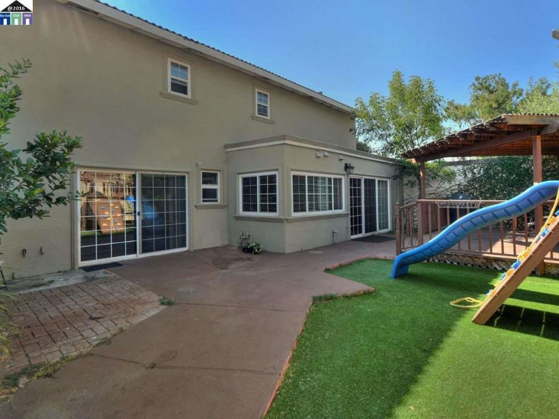 3813 Lake Ontario Dr - Photo 2 of 16