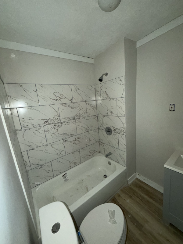 2652 Bank St - Photo 5 of 13