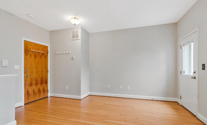 3318 Sherman Ave Nw - Photo 4 of 20