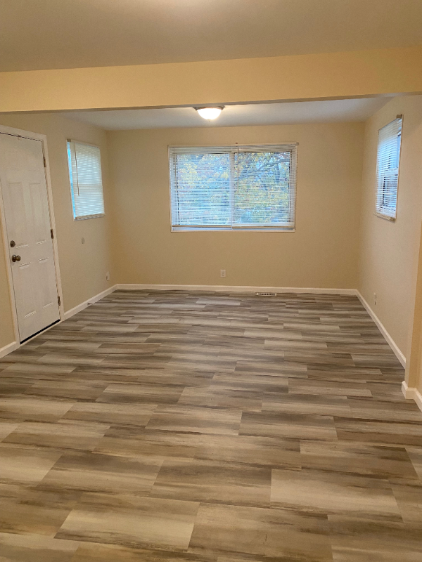 9207 Clarion Dr - Photo 3 of 4