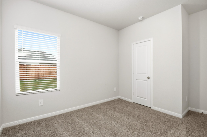 120 Raymondville Path - Photo 6 of 14