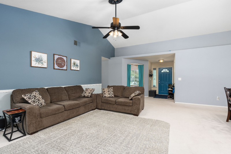 2173 Spruce Ave - Photo 2 of 19