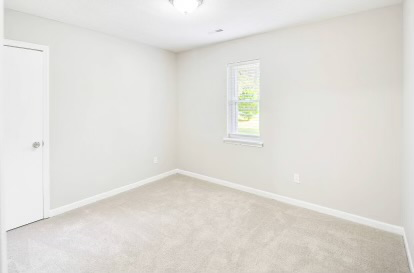 5329 Hickory Hollow Ln - Photo 4 of 11