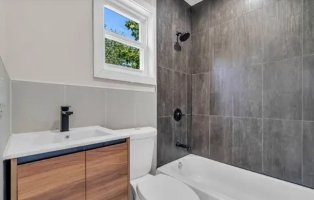 103 N 19th St #2 - Photo 3 of 20