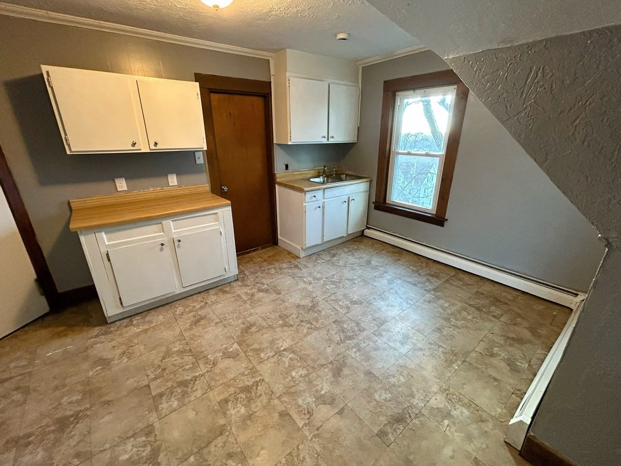 161 Washington St #5 - Photo 3 of 8