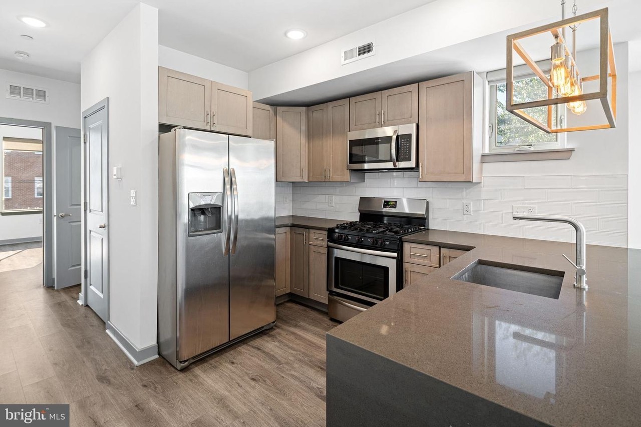 419 West Berks Street, Unit 2 - Photo 3 of 12