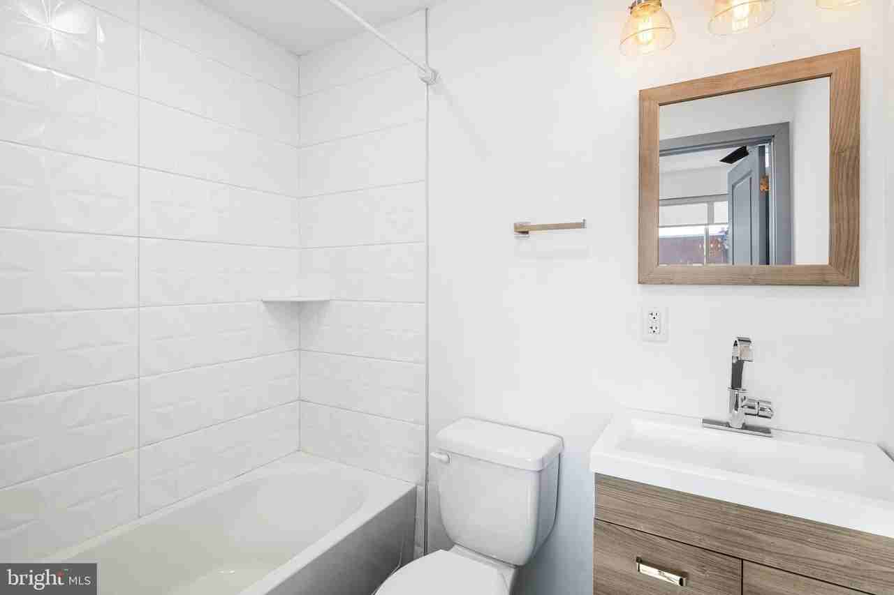 419 West Berks Street, Unit 2 - Photo 5 of 12