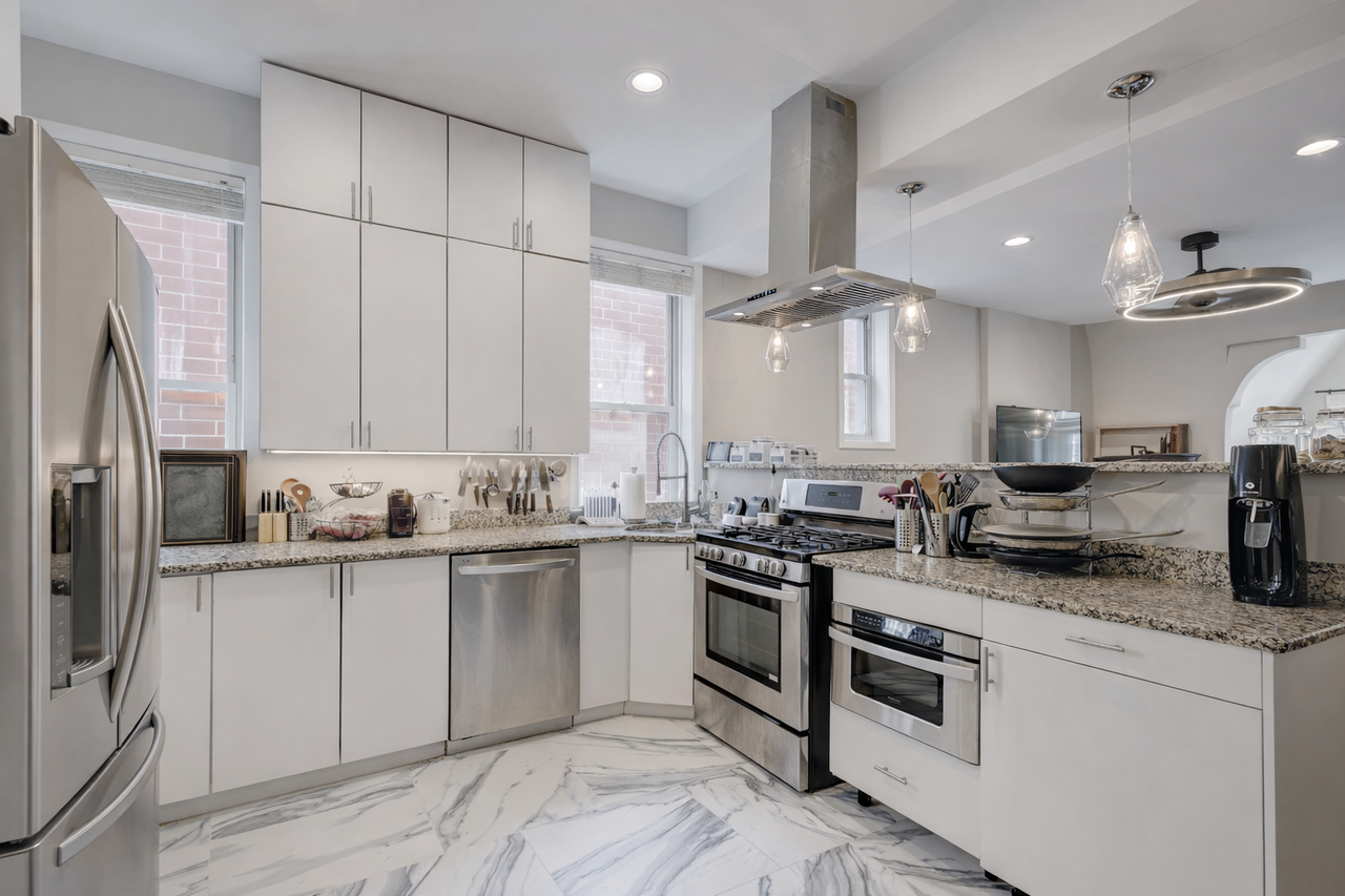 1128 W Fullerton Ave #3 - Photo 4 of 16