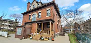 featured image of 304 S Graham St #3C