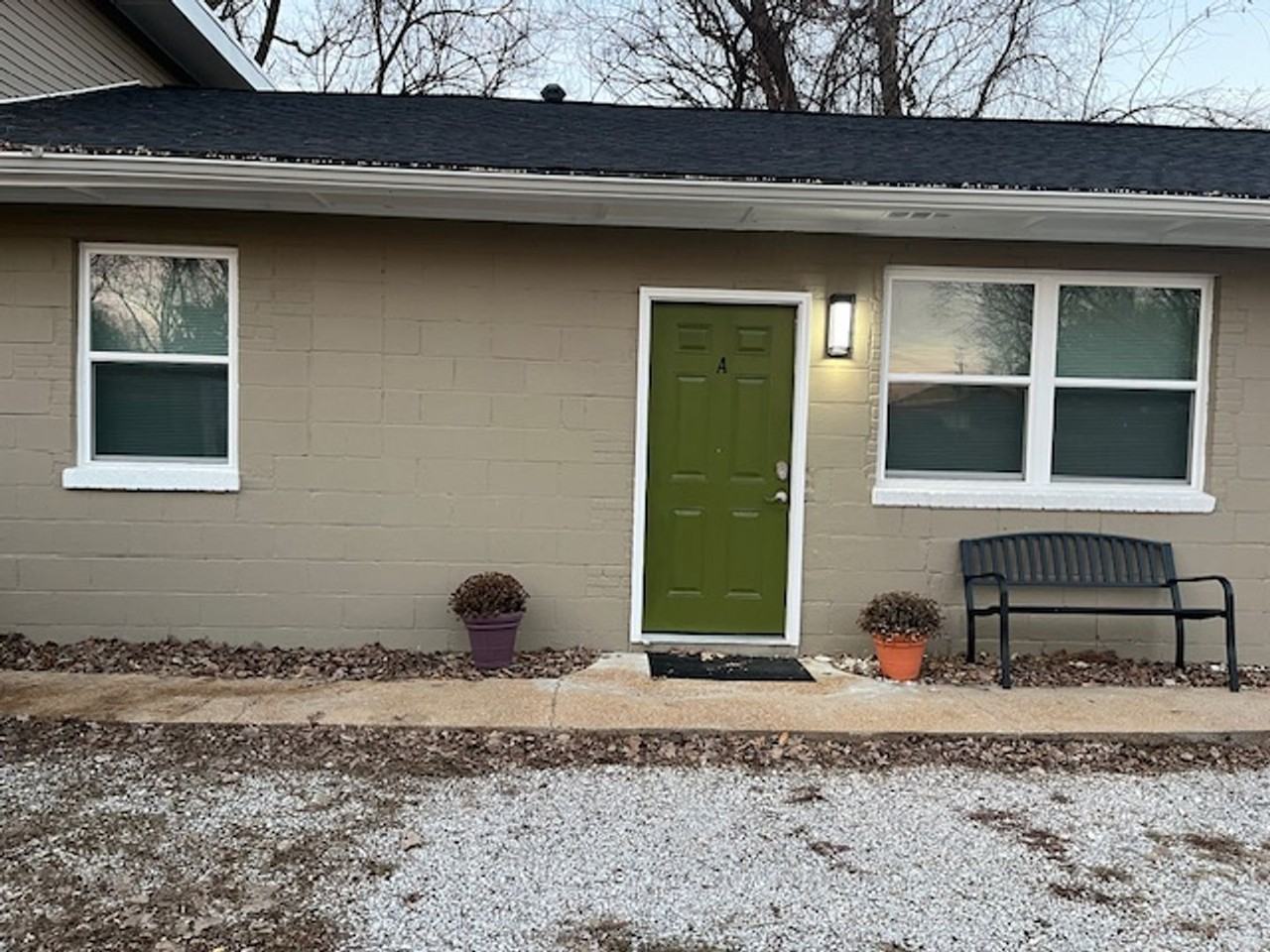 10023 Saint Clair Ave - Photo 2 of 9