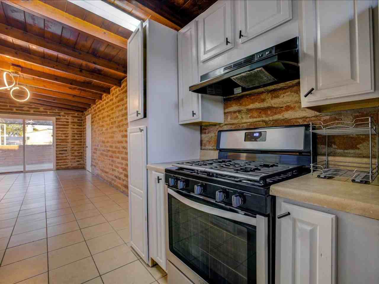 174 W Borrego St - Photo 7 of 17