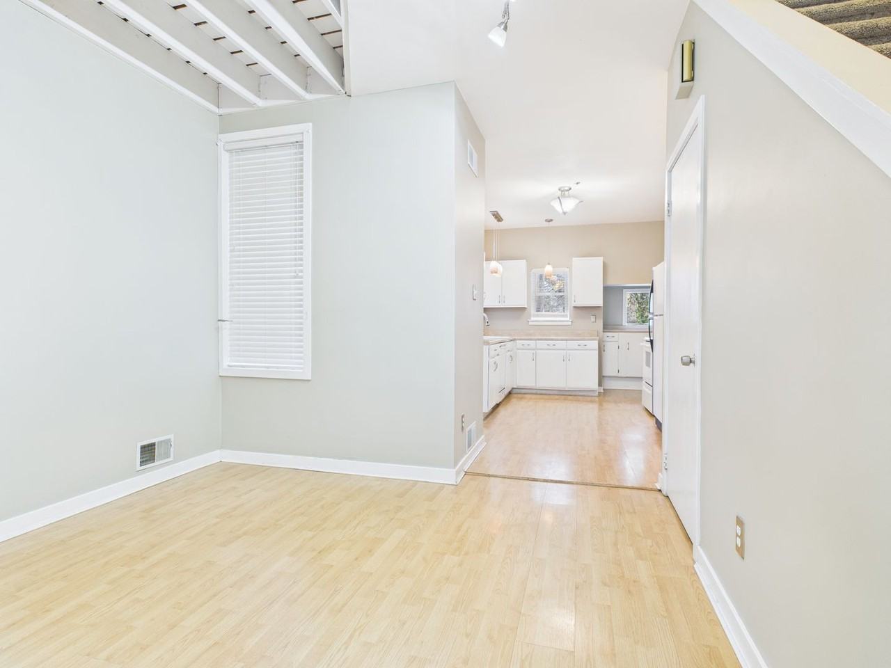 1328 Fulton St - Photo 6 of 33