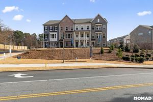 featured image of 811 Atkins Ln