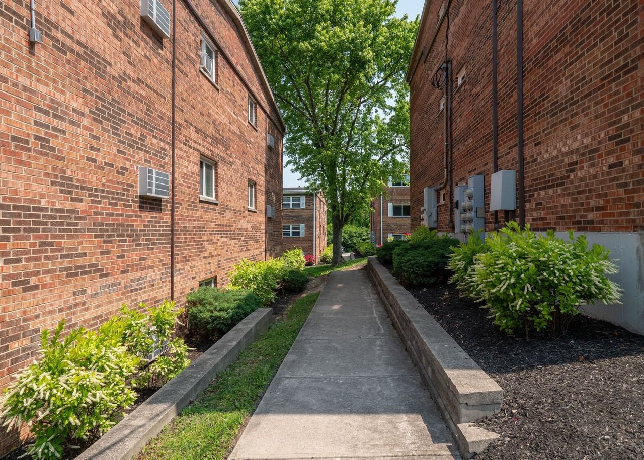 2590 Peoples Ln - Photo 3 of 26