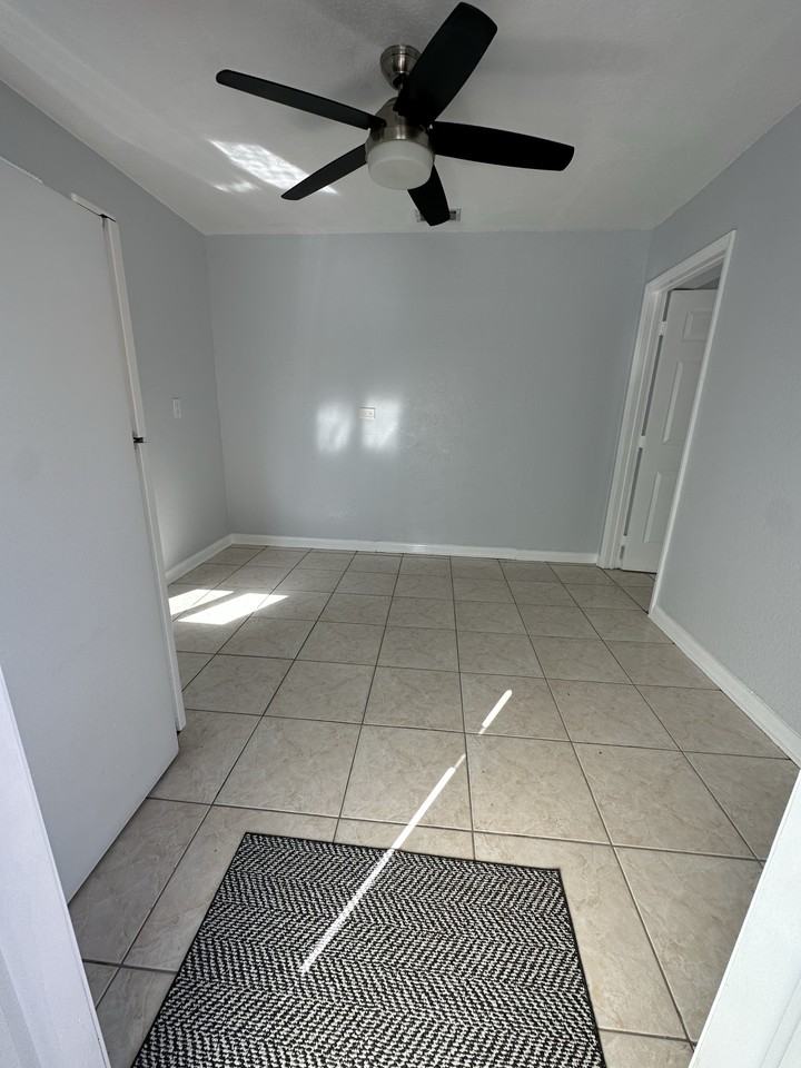 5074 E 1st Ave #SIDE - Photo 2 of 10