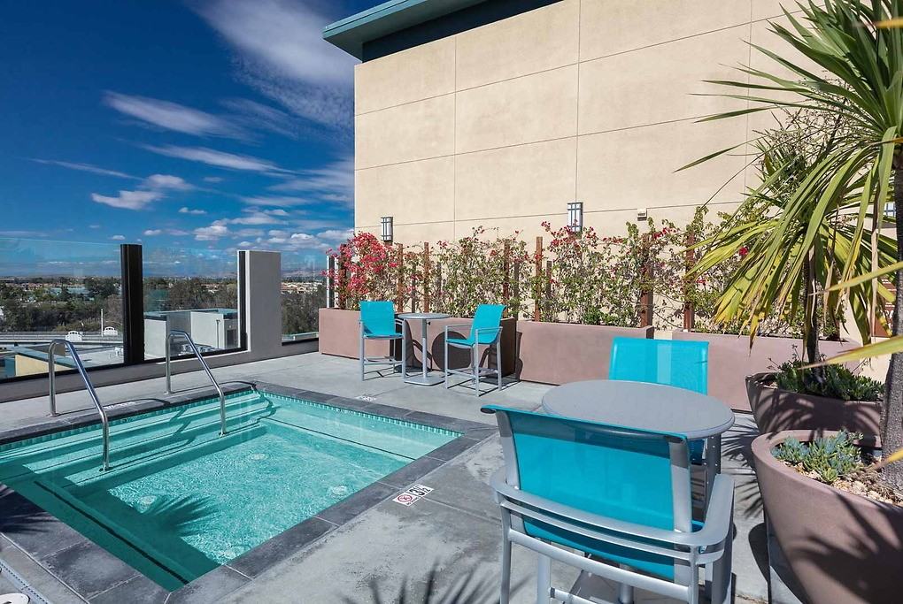 Apex - Photo 4 of 50