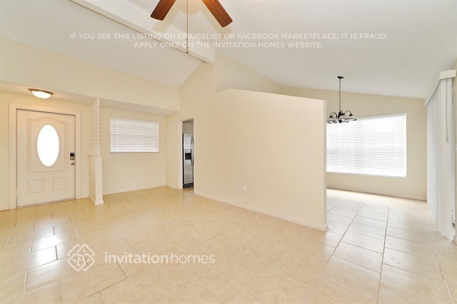 8229 Greenleaf Cir - Photo 3 of 19