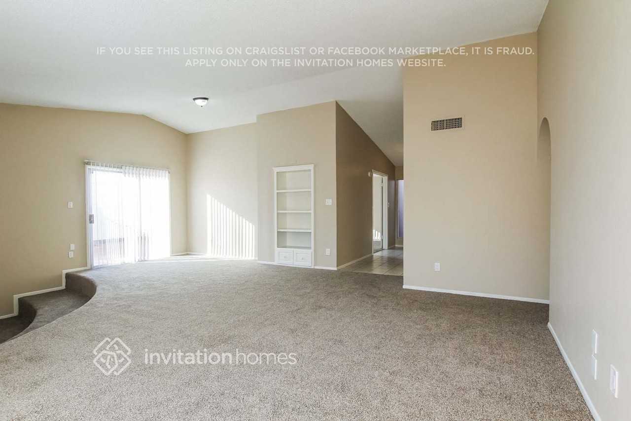 9617 N 52nd Dr - Photo 4 of 17