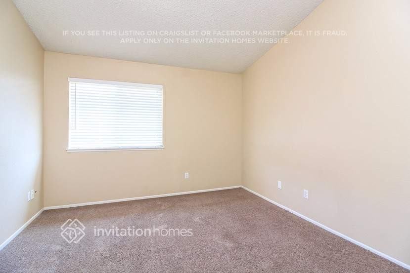 11671 Oak Knoll Ct - Photo 6 of 14