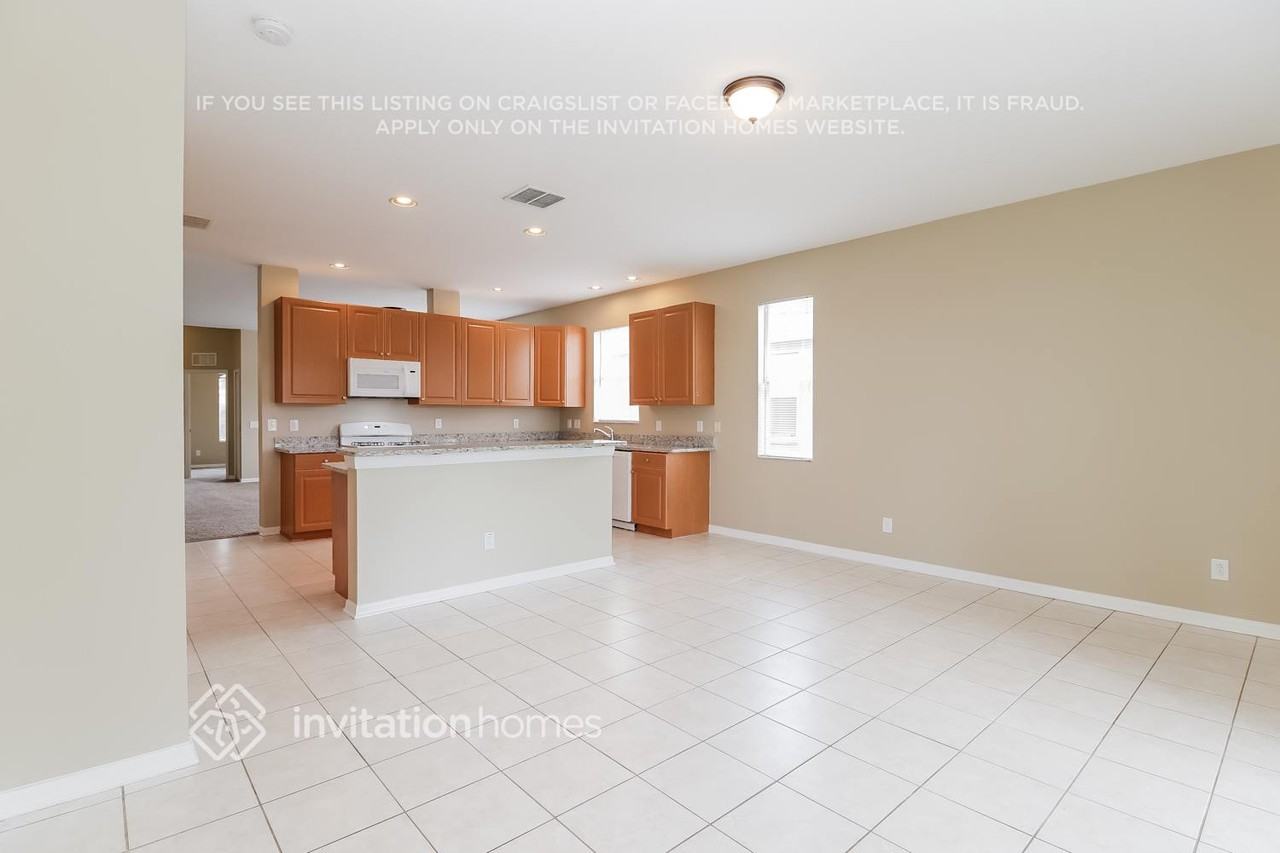 2737 Micah Dr - Photo 4 of 18