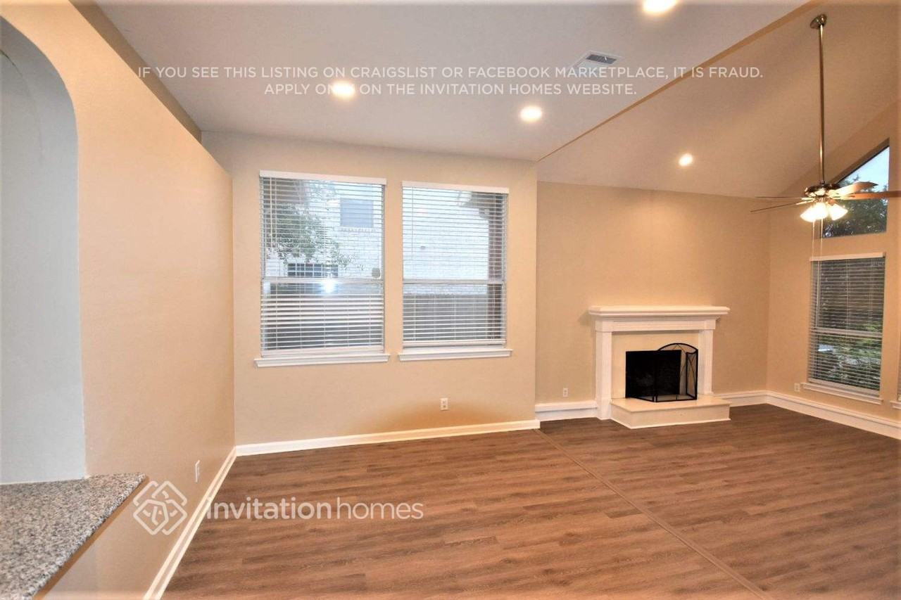 2043 Hearthstone Dr - Photo 5 of 20