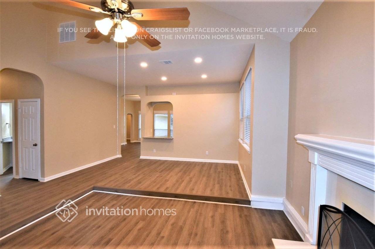 2043 Hearthstone Dr - Photo 6 of 20