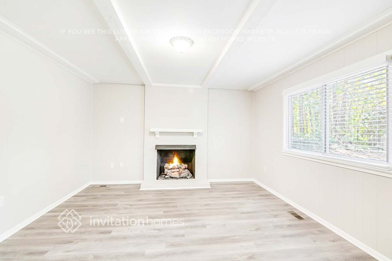 1312 Clermont Rd - Photo 3 of 23